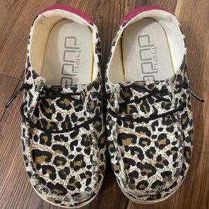 Wendy Cheetah Youth Hey Dudes